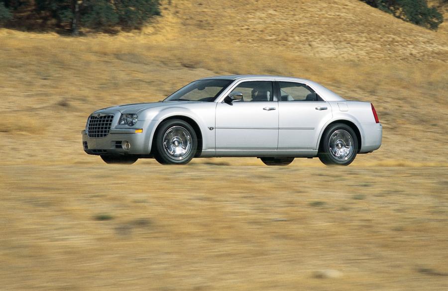  Chrysler 300C Concept 2003 года  (фото 14 из 69)